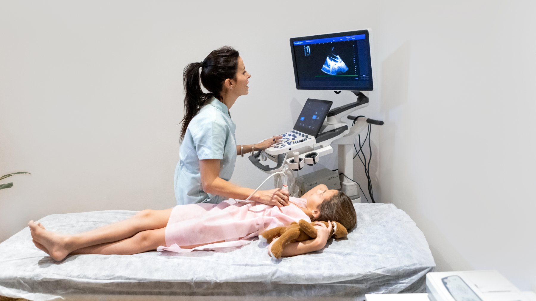 echocardiography with young girl