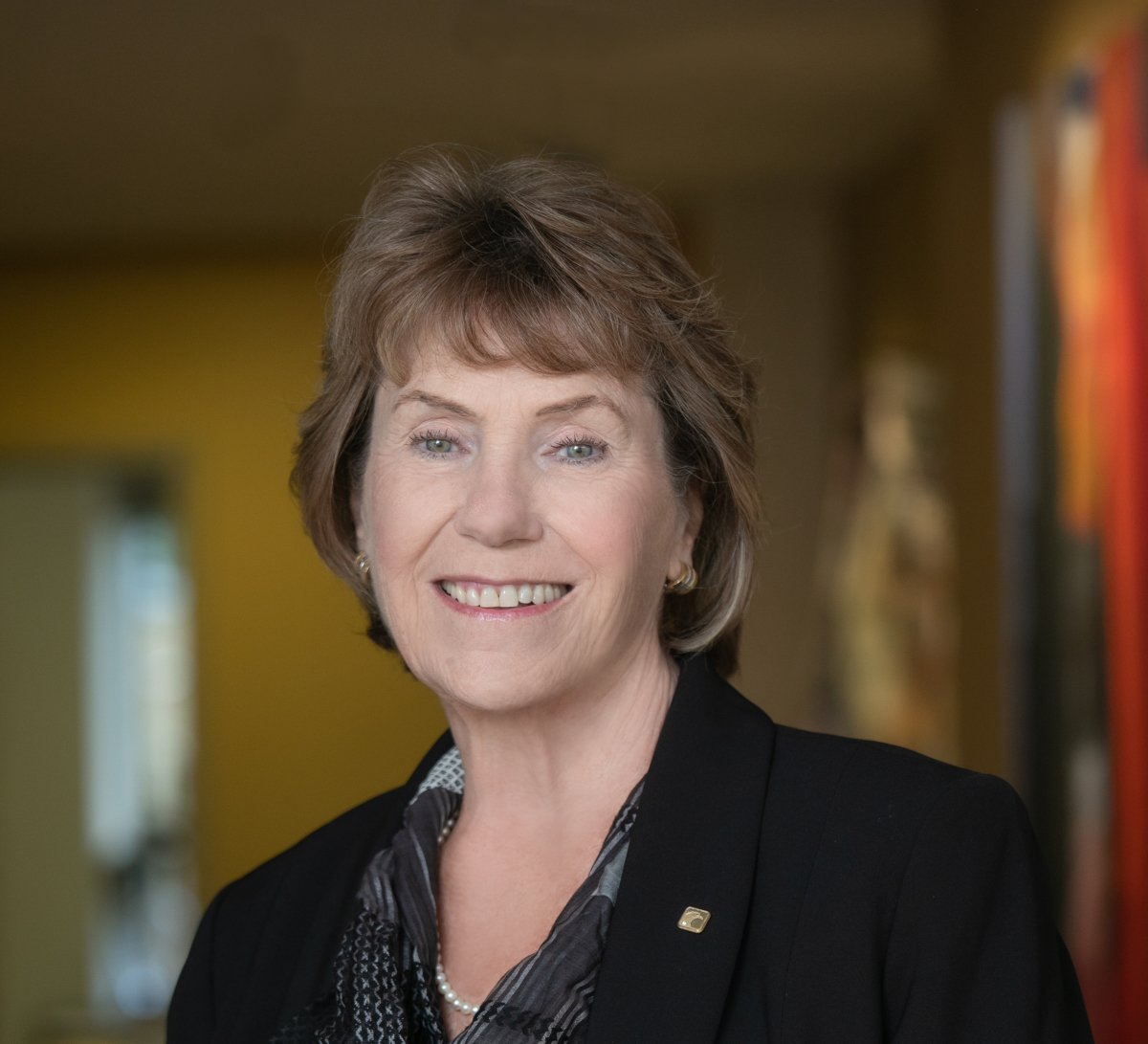 Susan Riel headshot